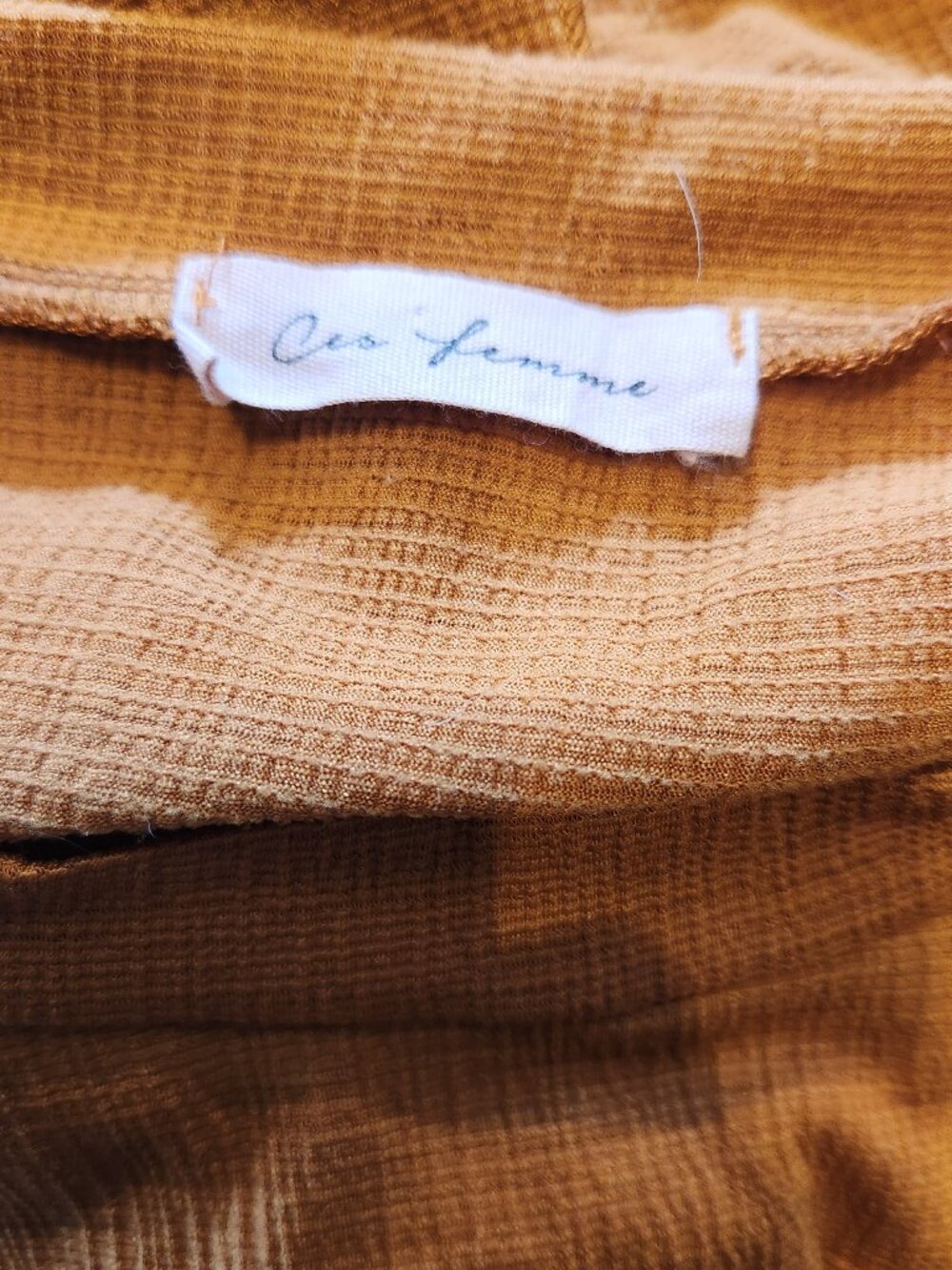 C'est Femme Textured Ruffle Pocket Flutter Sleeve Top Rust Brown Medium - Picture 3 of 3